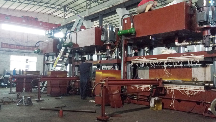 全自動熱壓成型液壓機生產(chǎn)線