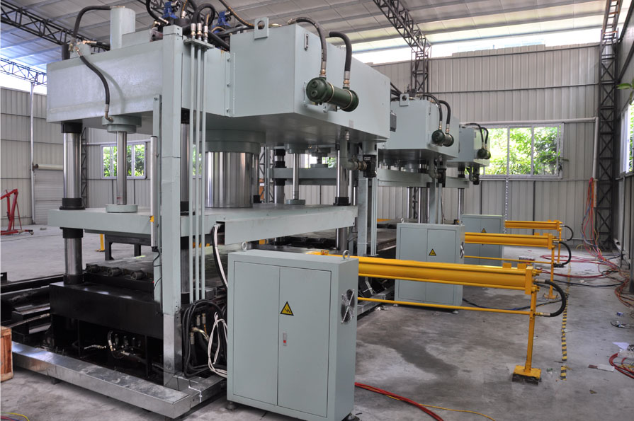 全自動熱壓成型液壓機生產(chǎn)線