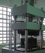 為什么板式熱壓機(jī)使用傳熱油加熱器？