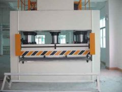 三點(diǎn)問(wèn)題導(dǎo)致熱壓機(jī)變形的原因